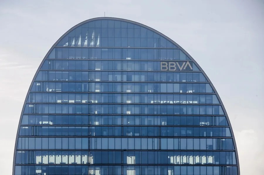 El BBVA ganó 2.698 millones hasta marzo, un 23 % más, apoyado en los negocios recurrentes