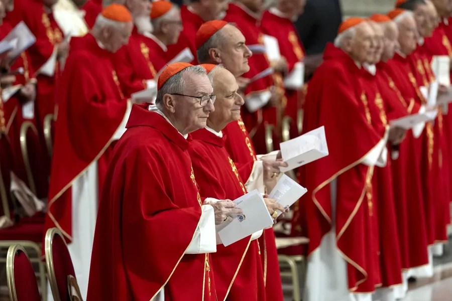 El cardenal Parolin, impactado por la «serenidad» con la que Prevost aceptó ser papa