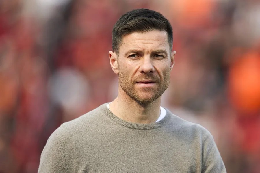 Xabi Alonso firma su contrato como entrenador del Real Madrid hasta 2028