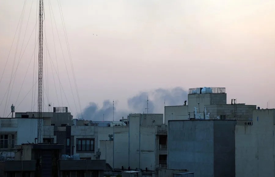 Israel ataca los estudios de la IRIB, la televisión pública iraní