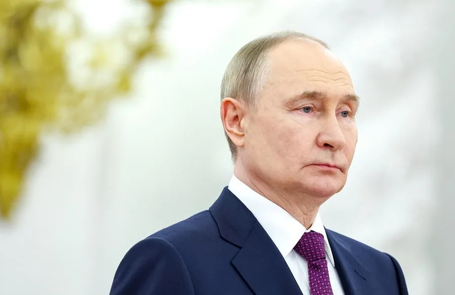 Putin no acudirá a la cumbre de los BRICS ante un posible arresto por orden de la Corte Penal Internacional