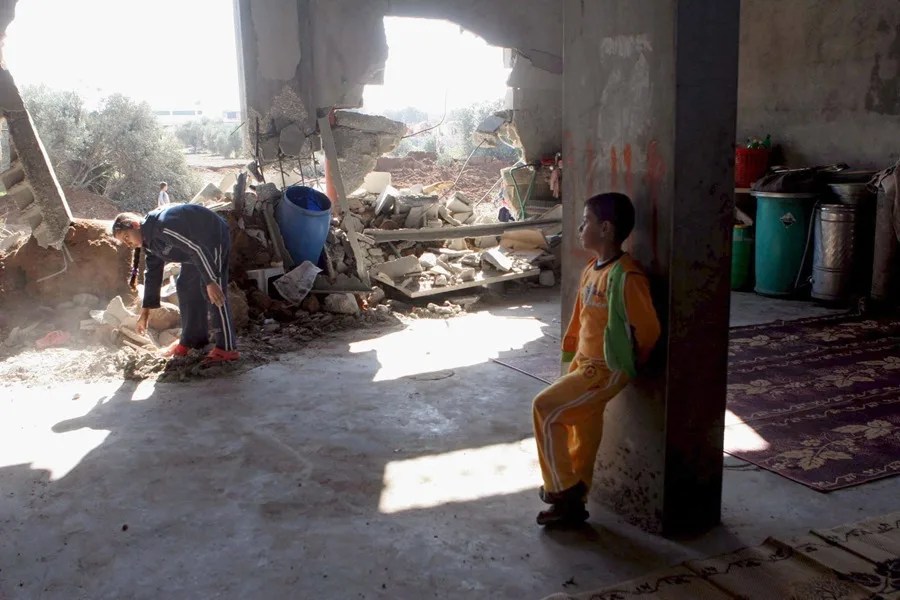 Israel mata a más de 45 personas en bombardeos contra varias escuelas y puntos de reparto de comida en Gaza