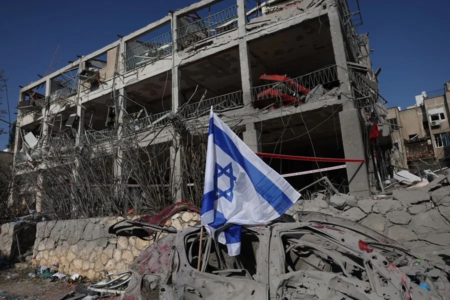 El cuarto ataque con misiles de Irán a Israel causa al menos 13 personas heridas en la zona de Tel Aviv
