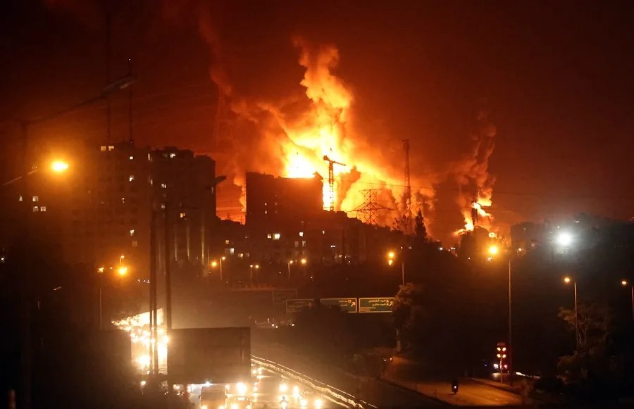 Israel sigue atacando Irán tras otra noche de intercambio de fuego