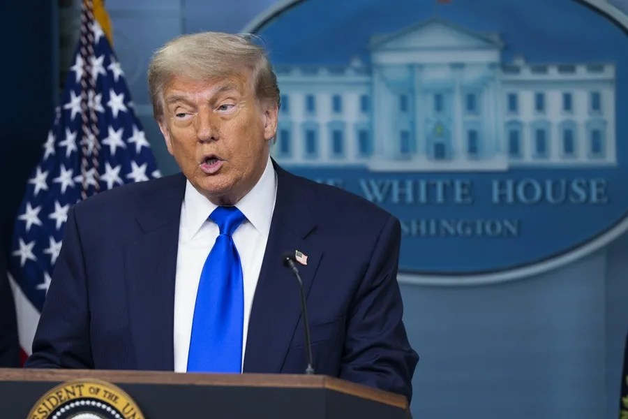 Trump dice estar convencido de que España acabará dedicando el 5 % de su PIB a defensa