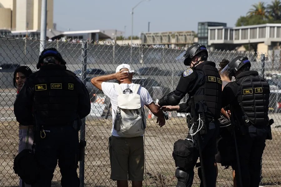 Trump insiste en que redoblará las redadas migratorias en ciudades con gobiernos demócratas
