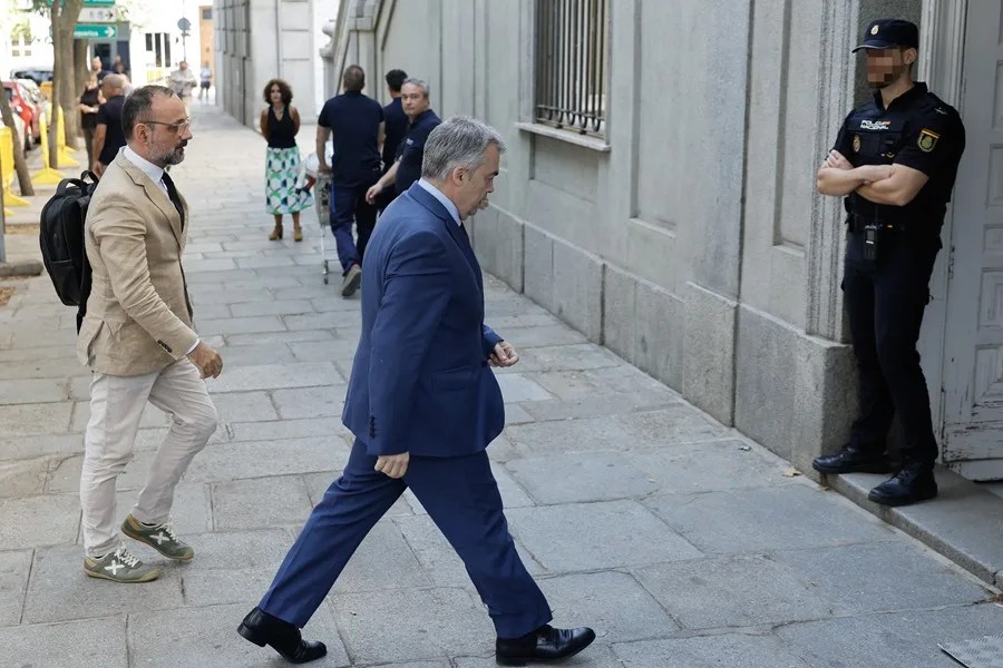 Santos Cerdán niega mordidas y dice ser víctima de una persecución por negociar con Bildu y PNV