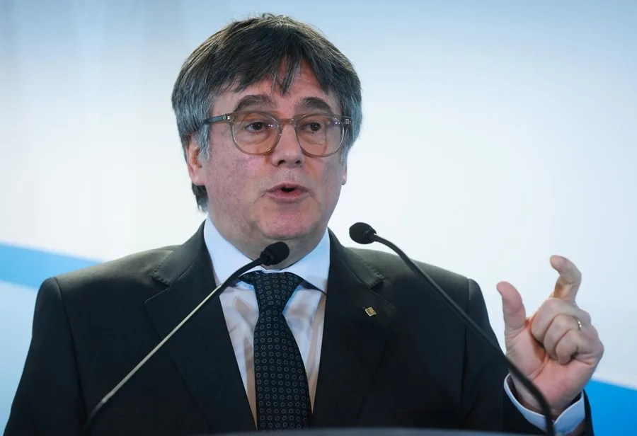 Amnistiados 35 cargos del Govern de Puigdemont procesados por organizar el 1-O