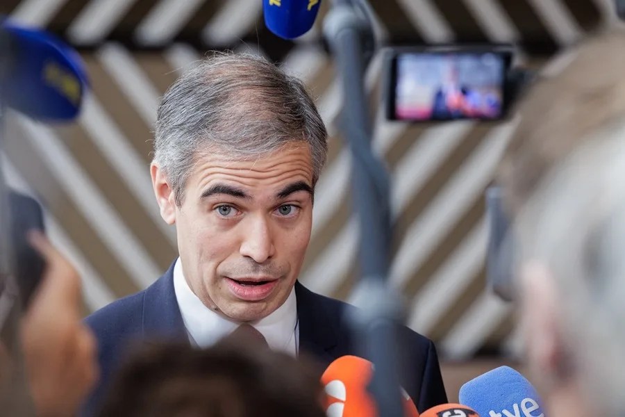 Los Veintisiete vuelven a aplazar la oficialidad del catalán, el euskera y el gallego