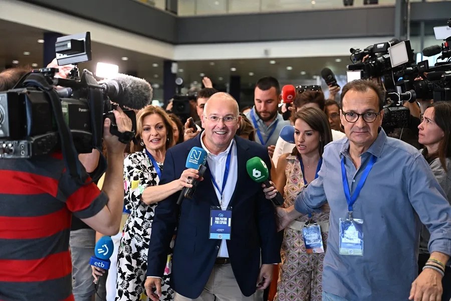 Tellado promete un PP con «más garra» frente a un «sanchismo que está más muerto que vivo»
