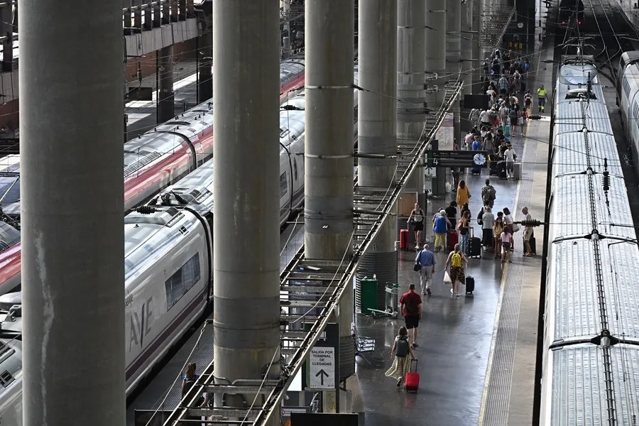 Adif hará cambios en la catenaria a su paso por La Sagra (Toledo) para evitar nuevas incidencias