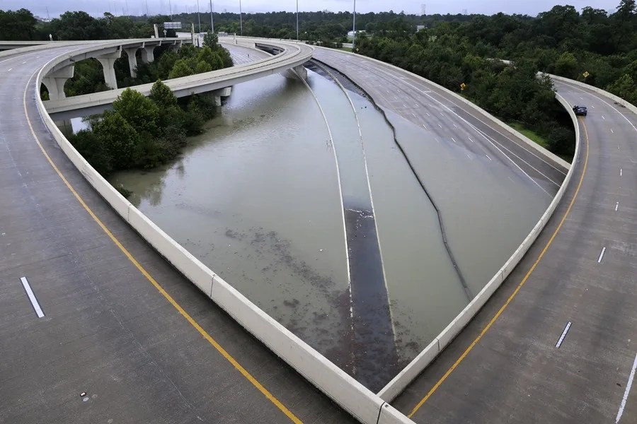 La crecida del río Guadalupe en Texas deja 25 muertos y al menos 23 niñas desaparecidas