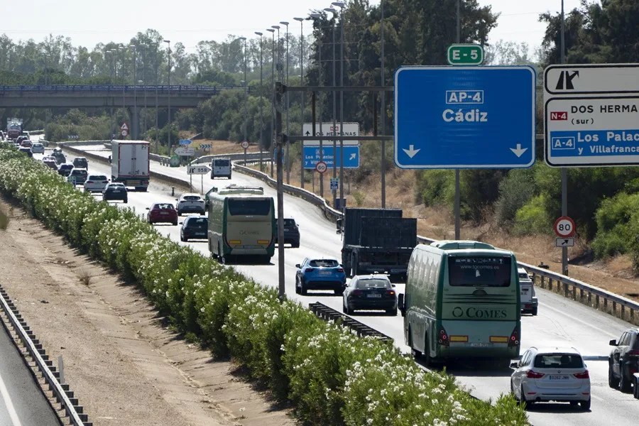Comienza la primera salida del verano con 4,7 millones de viajes por carretera