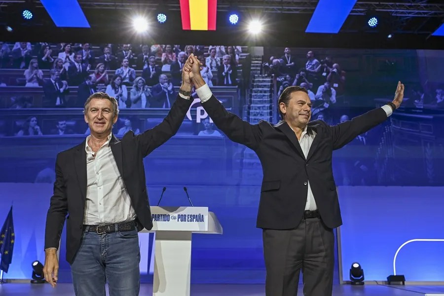 El PP aprueba sus estatutos de «la ejemplaridad» frente a un PSOE «en descomposición»