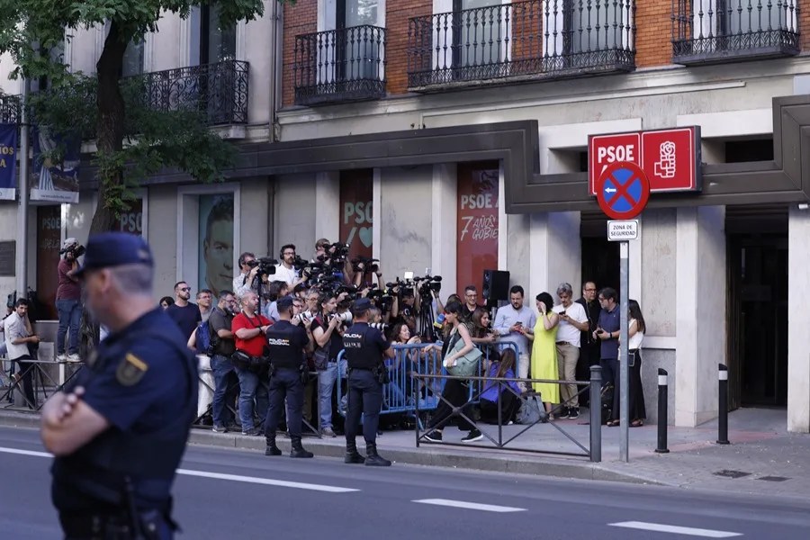 Sánchez pide perdón al PSOE y a los españoles por dar su confianza a quién no lo merecía
