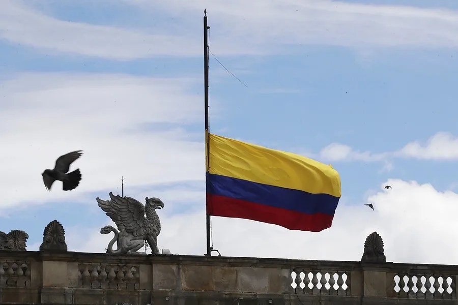 El Gobierno colombiano decreta un día de duelo y banderas a media asta por Miguel Uribe Turbay