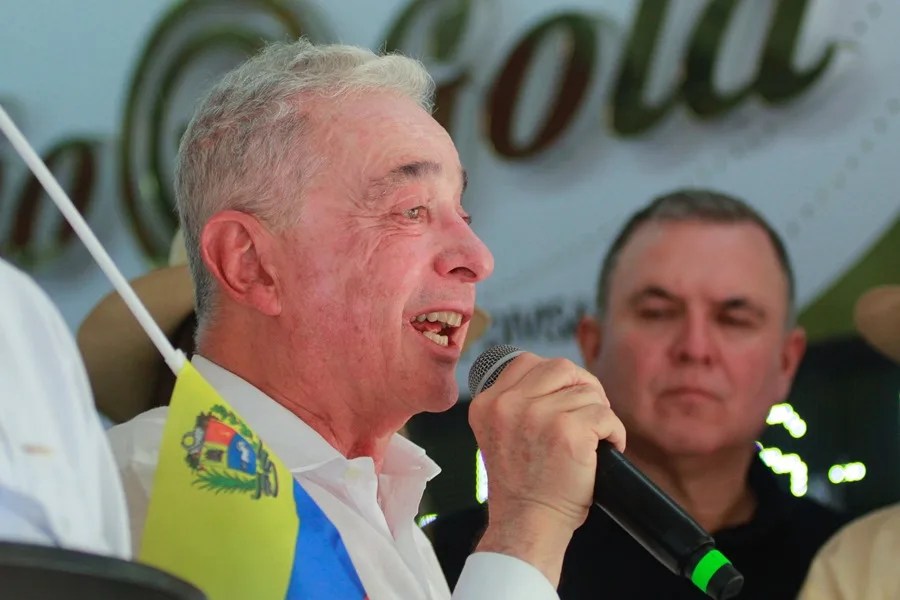 El Tribunal Superior de Bogotá ordena la libertad inmediata del expresidente colombiano Álvaro Uribe