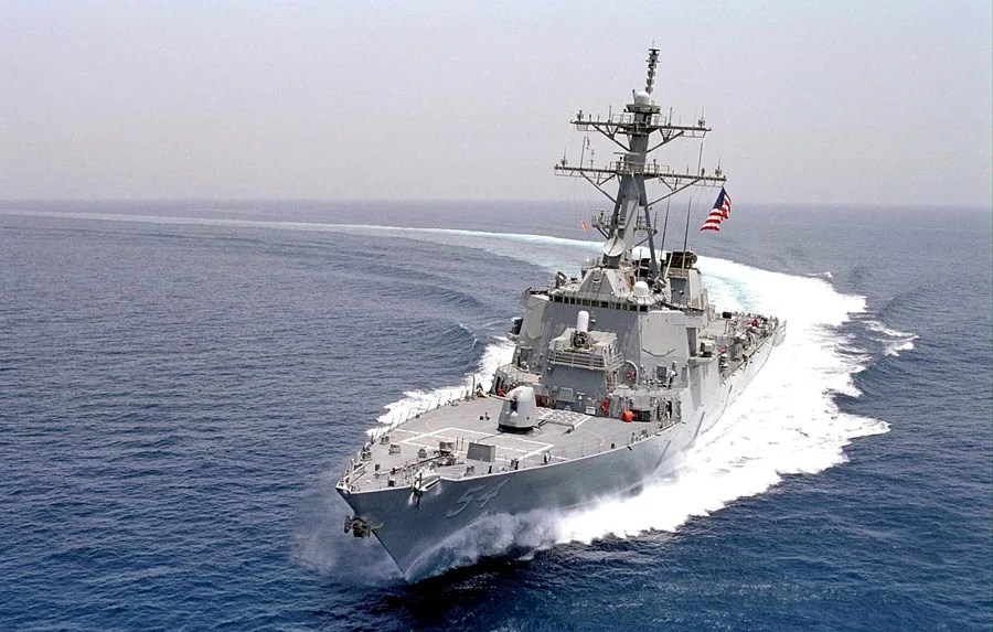 China dice que «expulsó» a un destructor de EE.UU. por «adentrarse» en aguas disputadas