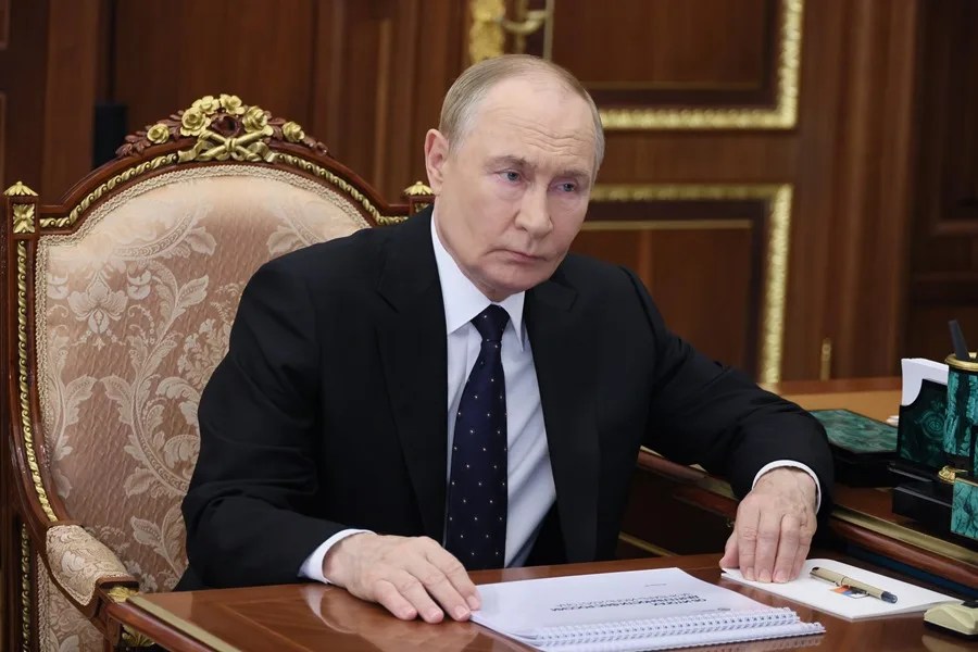 Anchorage (Alaska) le niega la bienvenida a Putin: «es un criminal de guerra»