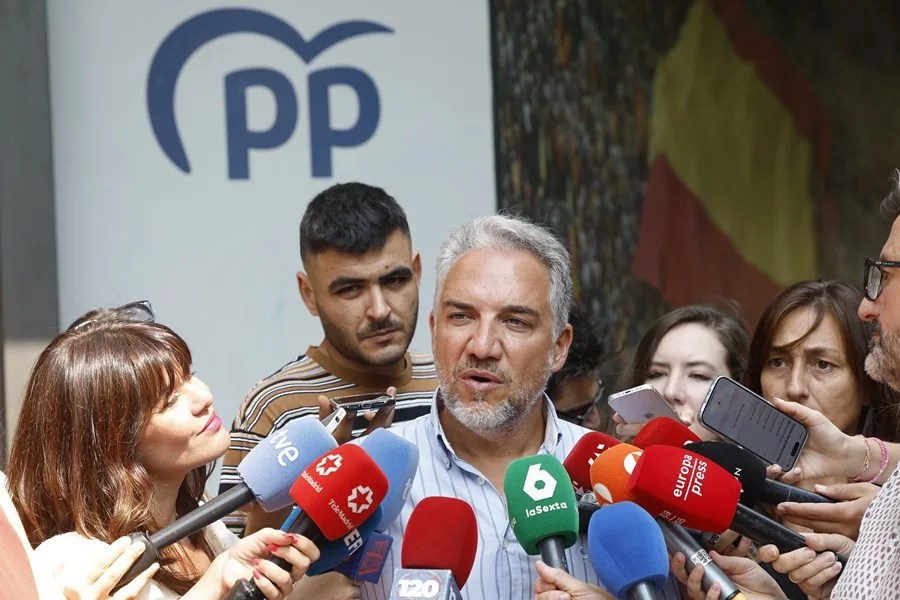 El enfrentamiento político sube de tono por los fuegos: el PP llama «pirómana» a Barcones