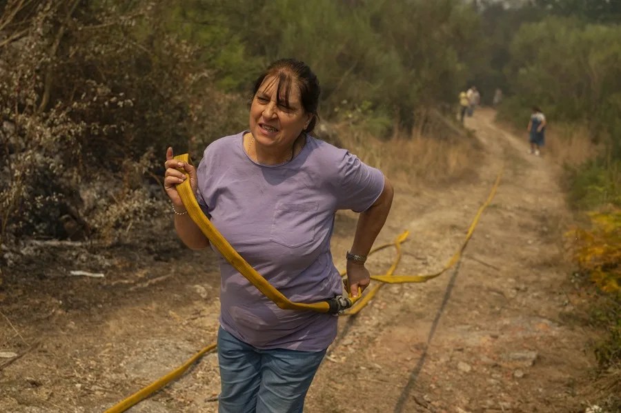 Más de 50.000 hectáreas quemadas y hasta 13 incendios activos en Galicia
