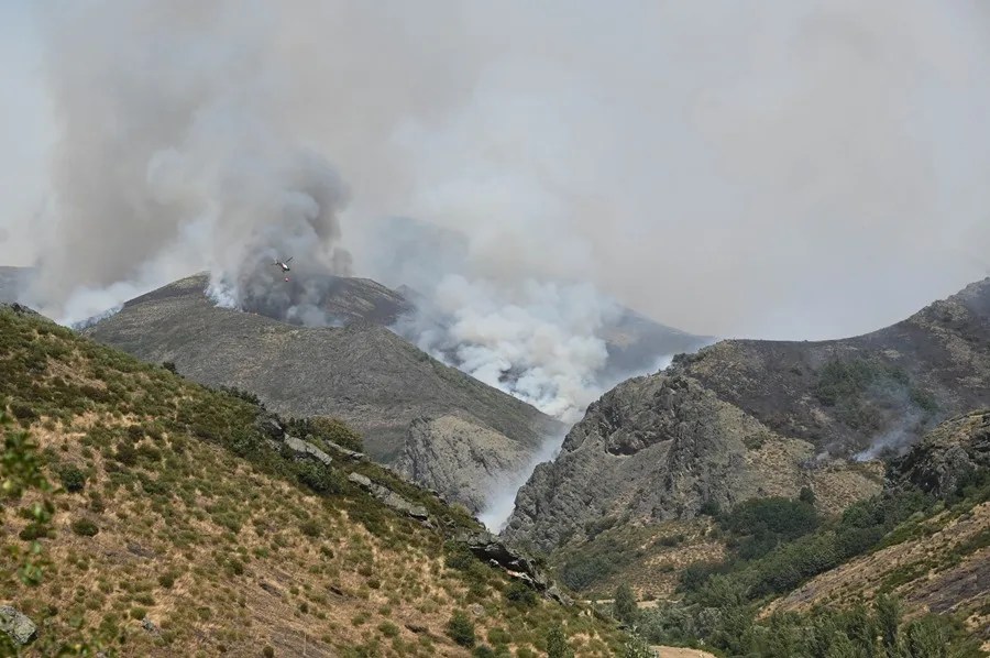 Inquietud por la entrada del fuego al corazón de la vertiente leonesa de Picos de Europa