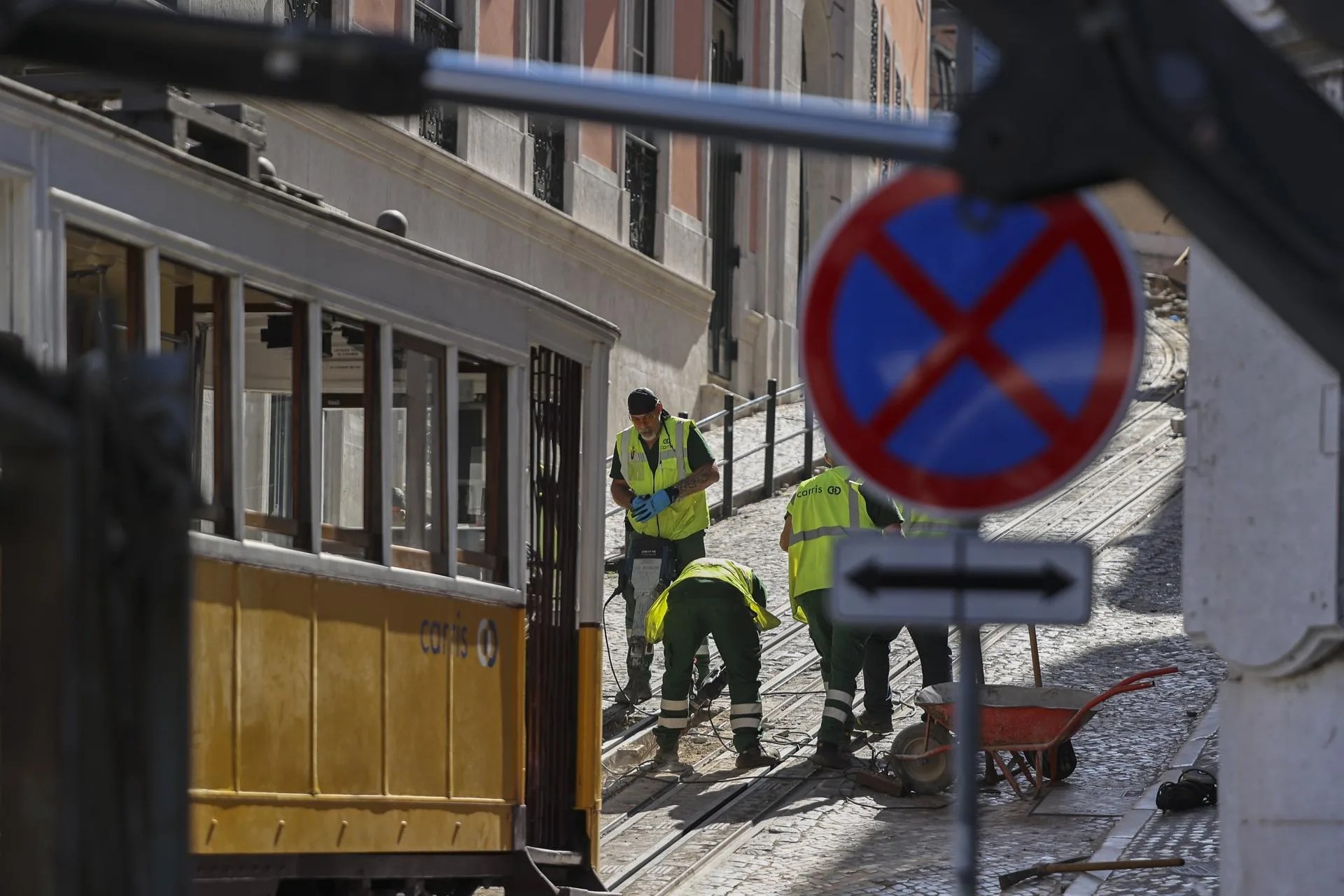 La empresa que gestiona el funicular accidentado de Lisboa dice haber aumentado su gasto en mantenimiento