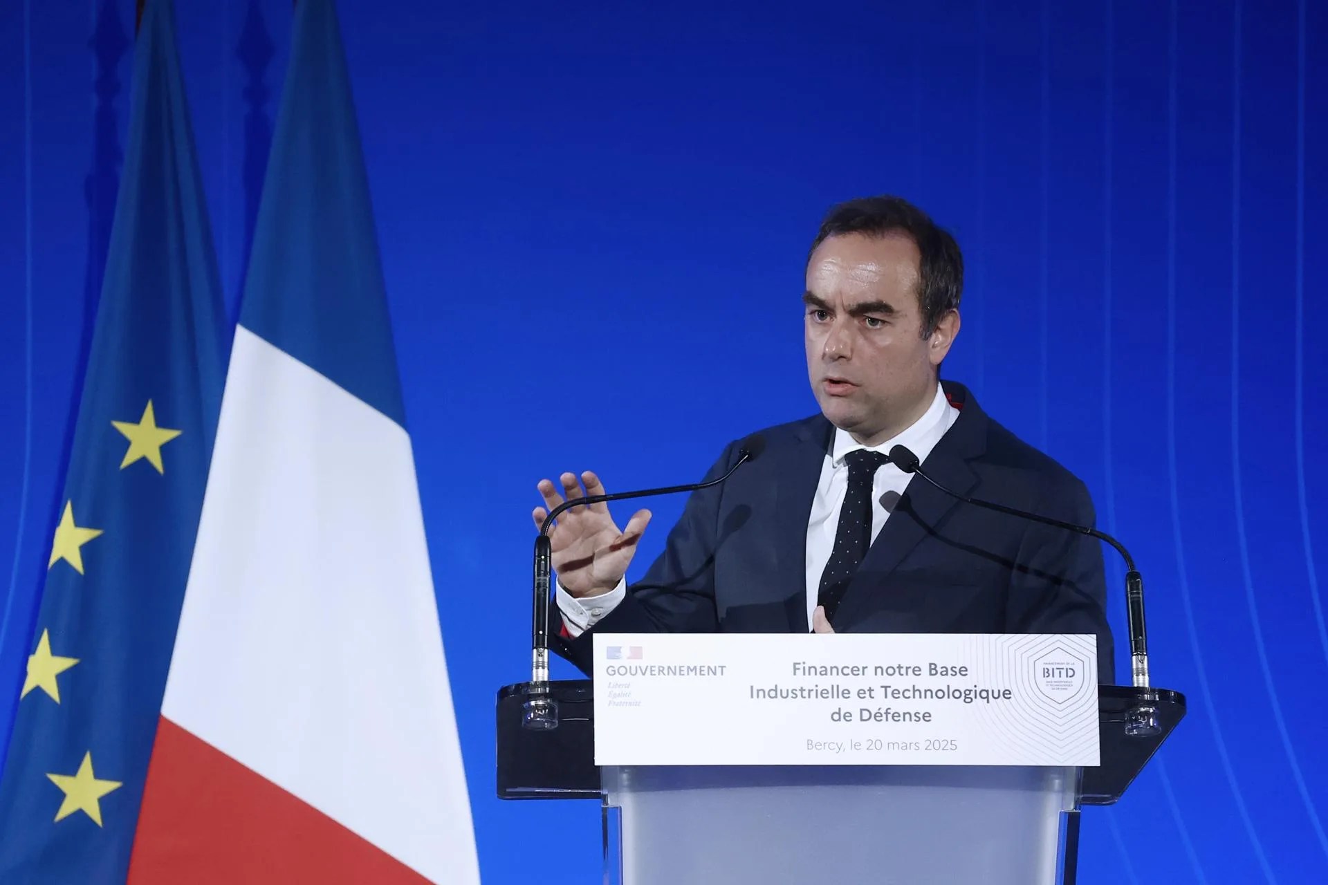 Macron nombra a Sébastien Lecornu como nuevo primer ministro francés