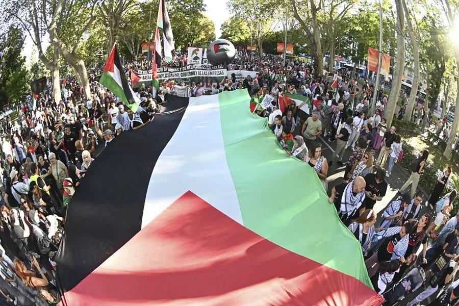 El decreto sobre el embargo de armas a Israel se debate hoy pero se votará mañana