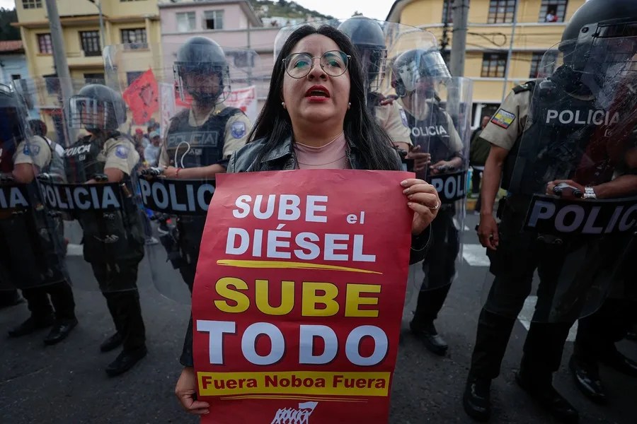 El Gobierno de Ecuador denuncia un presunto intento de asesinato a Noboa en el ataque a la caravana presidencial