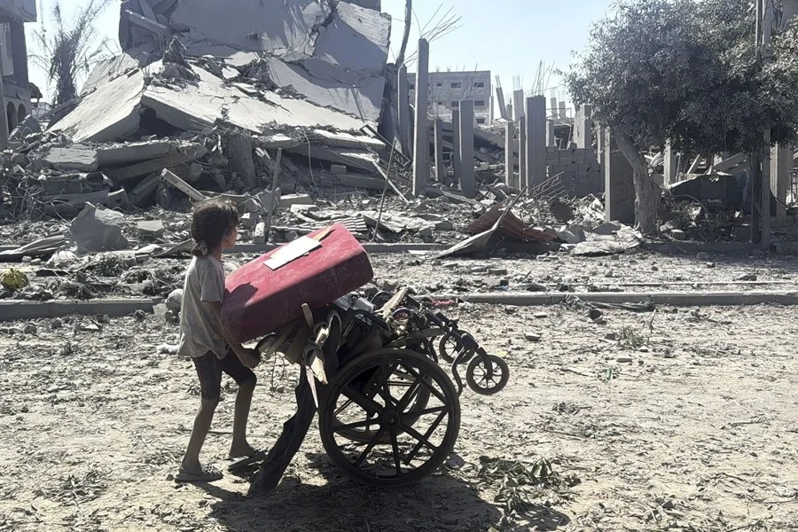 Israel sigue bombardeando Gaza pese a negociaciones, con al menos 10 muertos esta noche
