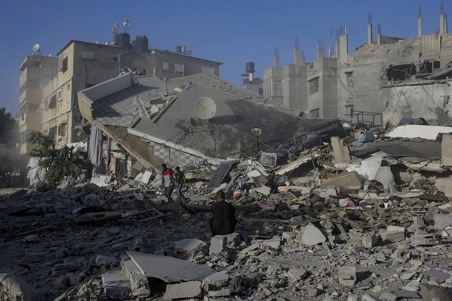 Israel dice que sus tropas aún operan en ciudad de Gaza y pide a la población no volver