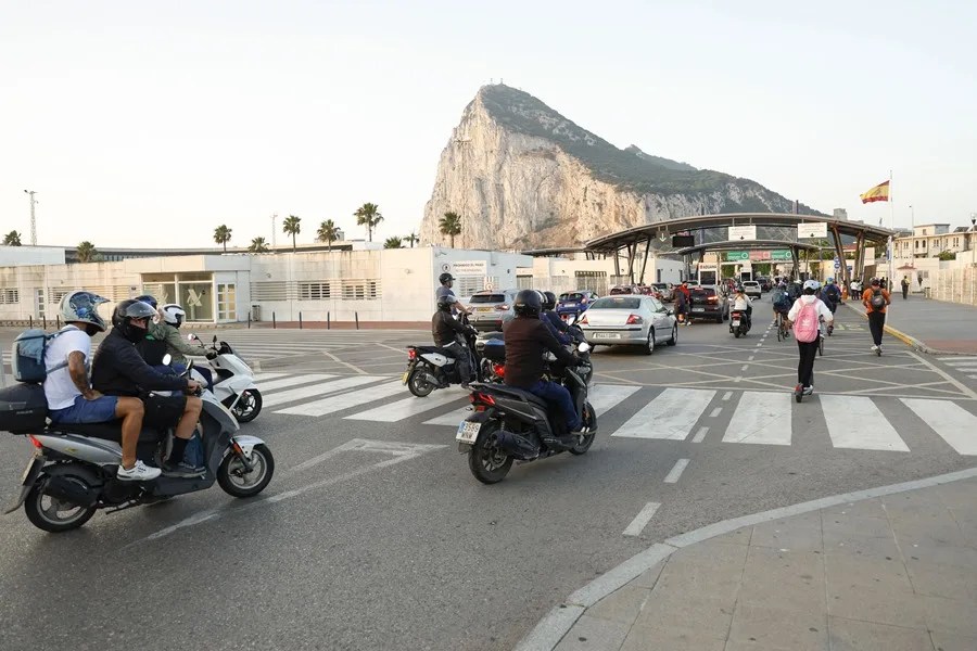 Albares comparece en el Congreso para explicar el acuerdo sobre Gibraltar