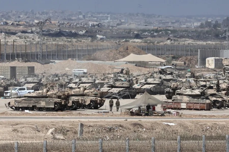 Israel cambia sus operaciones en la Franja de Gaza a carácter defensivo y para su ofensiva en la capital