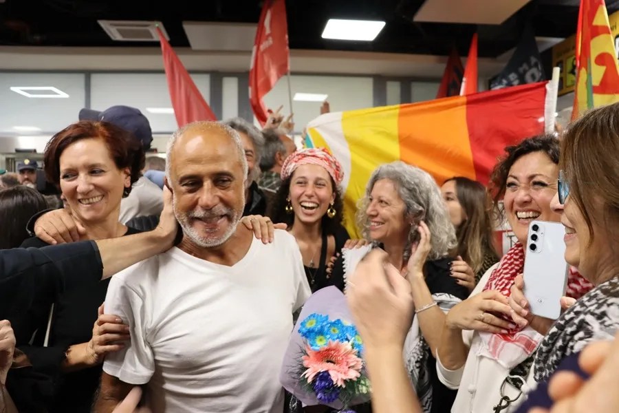 Un primer grupo de 18 activistas italianos de la Flotilla aterriza en Roma