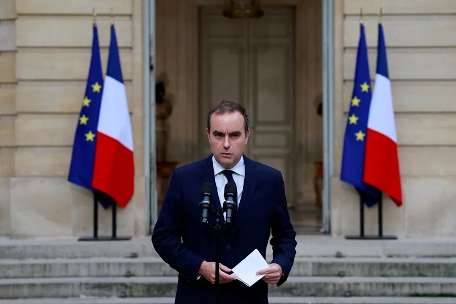 Lecornu recomienda a Macron nombrar un nuevo primer ministro en 48 horas