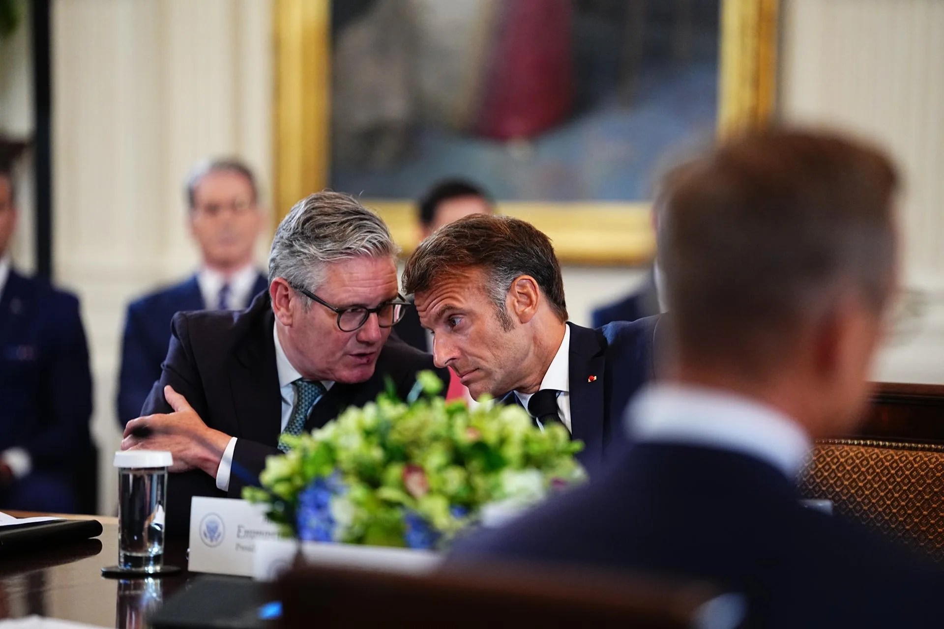 Macron y Starmer llaman a elevar la presión contra la «flota fantasma» rusa