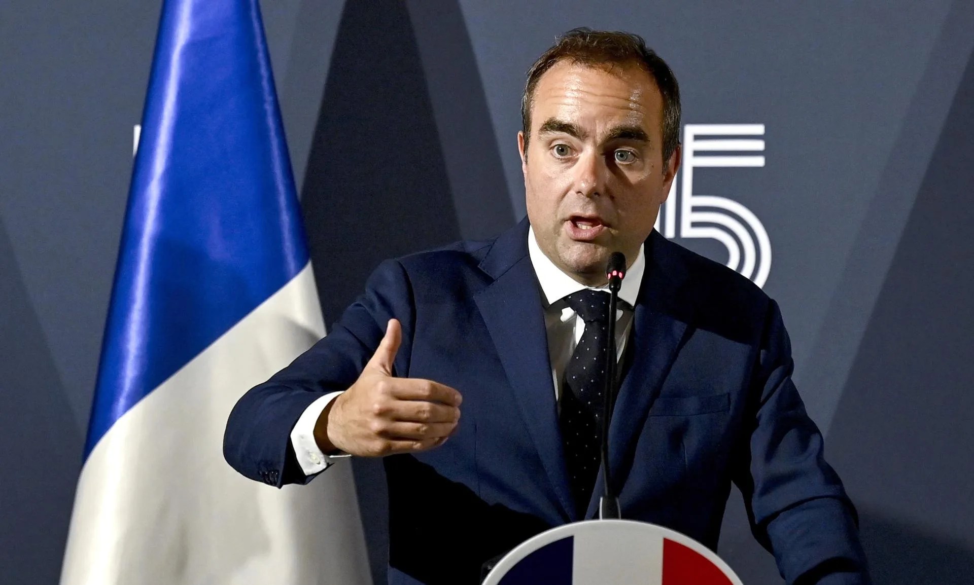 El primer ministro francés mantiene a los pesos pesados del Gobierno de Bayrou