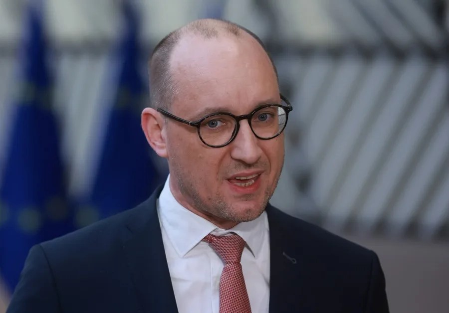 El griego Pierrakakis y el belga Van Peteghem se disputarán la presidencia del Eurogrupo