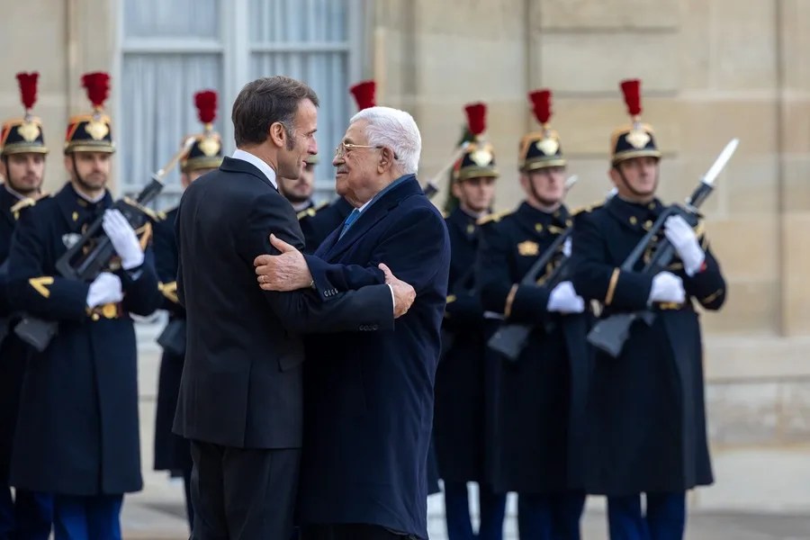Macron anuncia más de 100 gendarmes para reforzar las fuerzas palestinas en Gaza