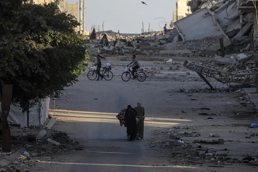 Israel lanza una oleada de bombardeos en toda Gaza y mata al menos a 25 personas