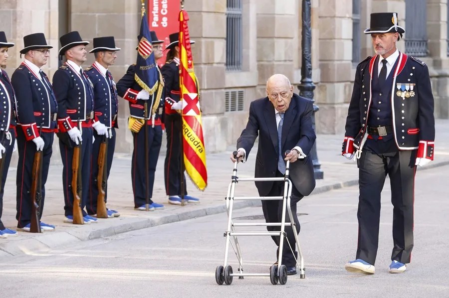 De la carta de confesión al banquillo: los once años que han acompasado el ocaso de Pujol