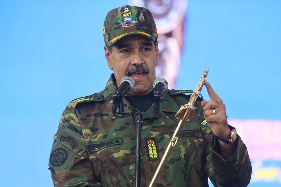 Maduro ordena a fuerza aérea estar lista para defender a Venezuela y confía en la victoria