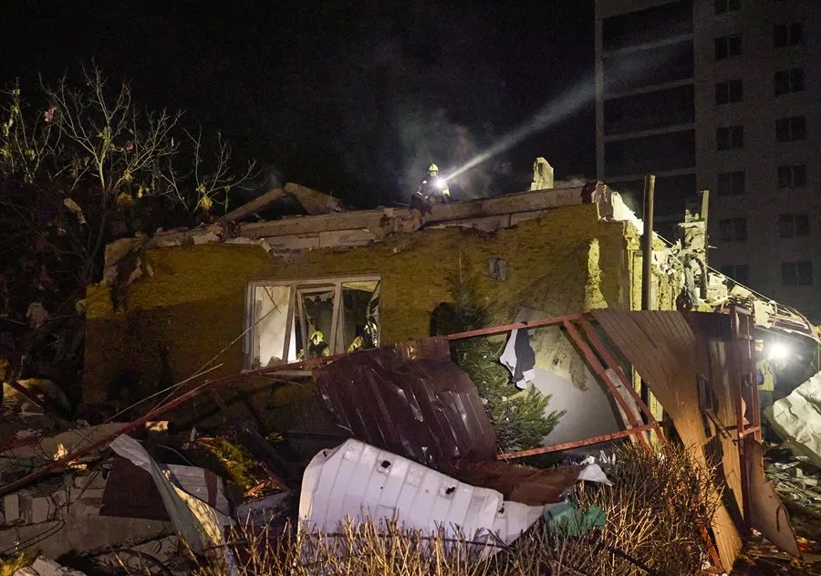 Rusia ataca infraestructuras civiles en tres regiones de Ucrania y mata a cuarto personas