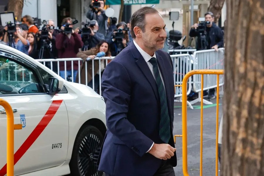 El juez envía a prisión a Ábalos y a Koldo García ante el riesgo «extremo» de fuga