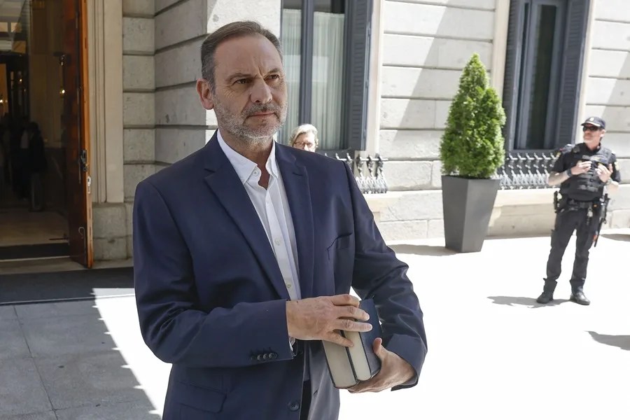 Ábalos y sus 600 días en el grupo mixto hasta acabar en Soto del Real