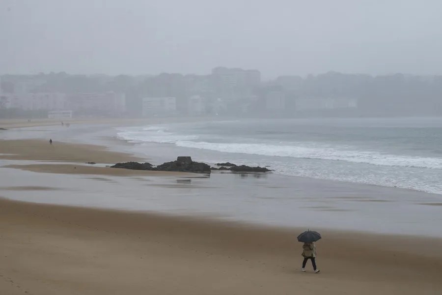 Once comunidades en alerta por nevadas, oleaje y viento de hasta 100 kilómetros por hora