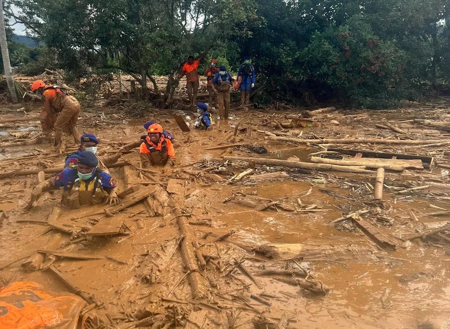 Casi 600 muertos en el temporal que mantiene bajo el agua Indonesia, Tailandia y Sri Lanka