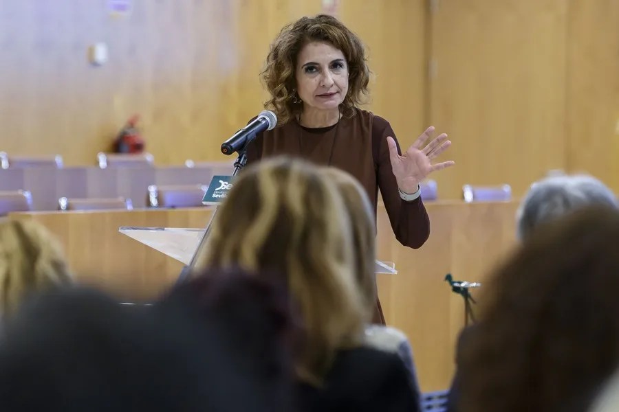 Hacienda presentará en dos meses un plan global para cambiar la financiación autonómica