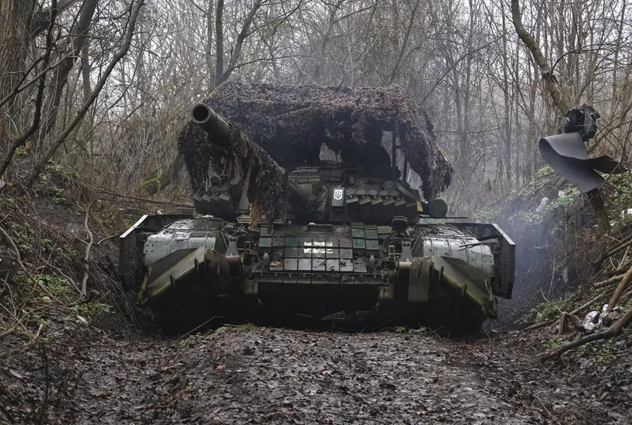 Ucrania derriba un centenar de drones en un ataque nocturno ruso que provocó un muerto